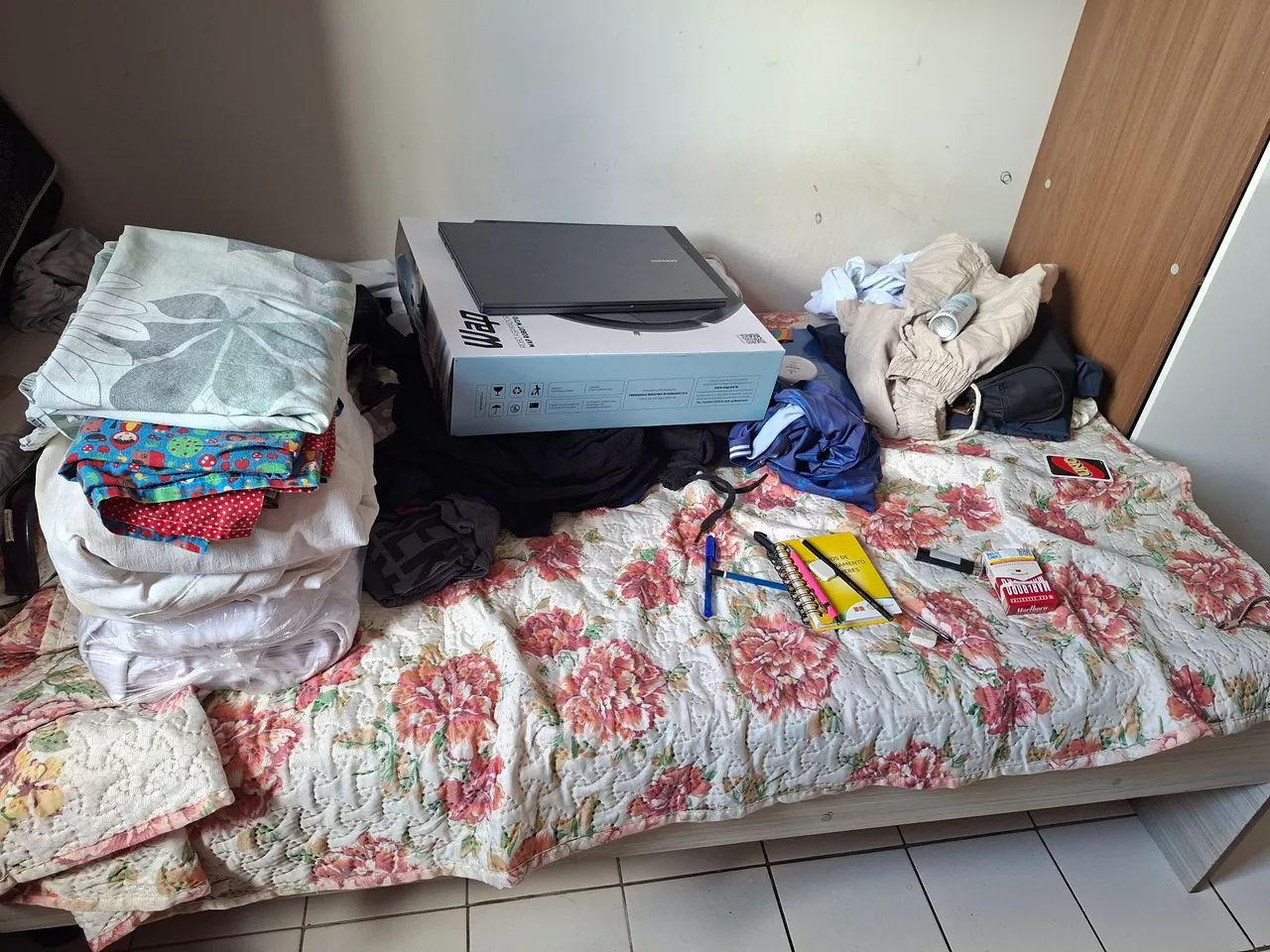 Guarda roupa acoplado com cama solteiro - Foto 4