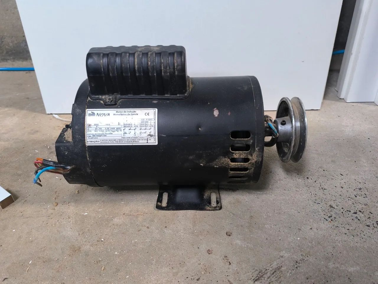 Motor elétrico para compressor 110/220 - Foto 3