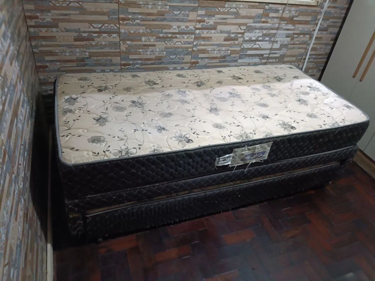 Cama box solteiro com cama auxiliar e colchões de molas - Foto 5