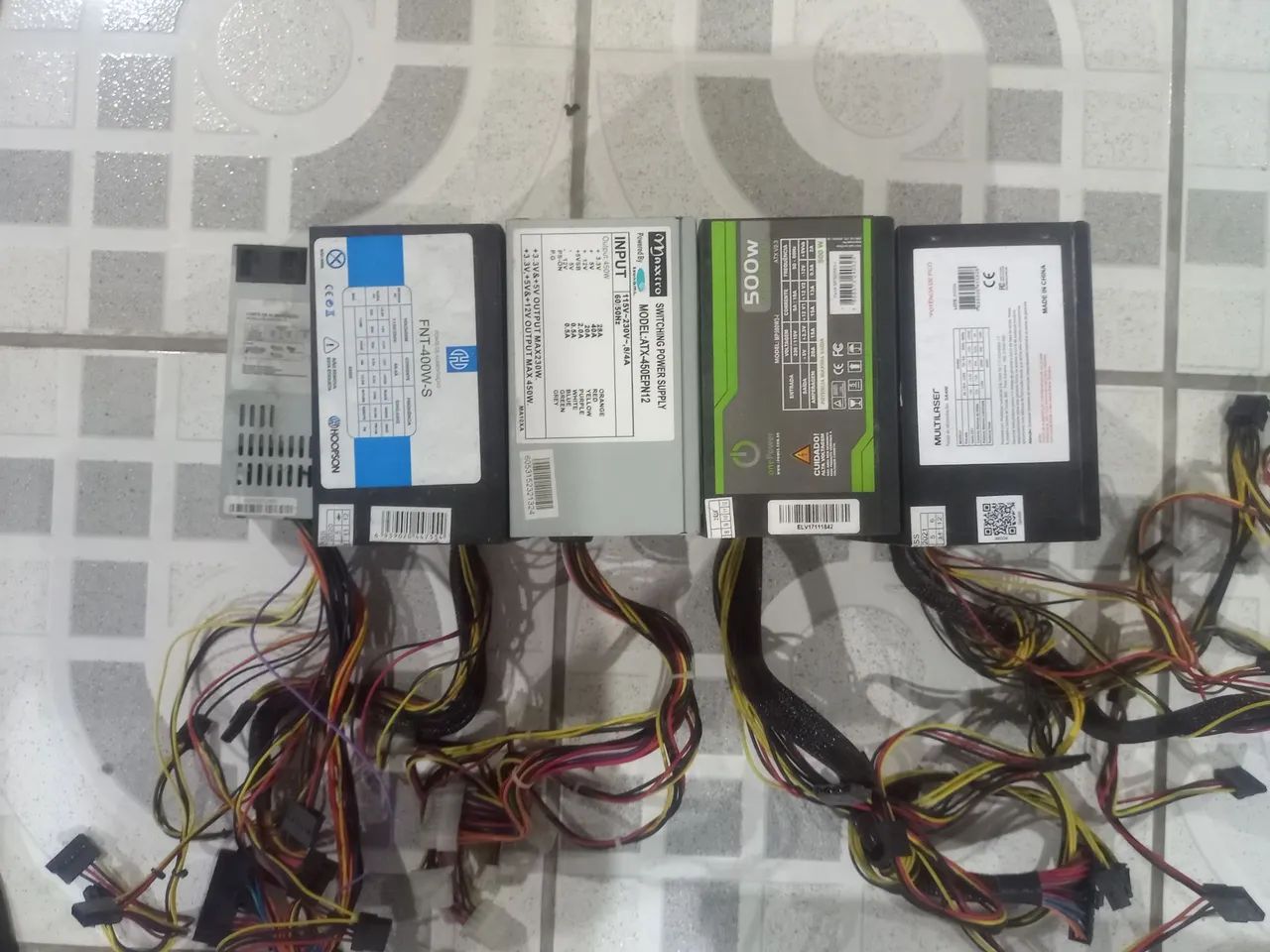 Lote de fontes com defeito