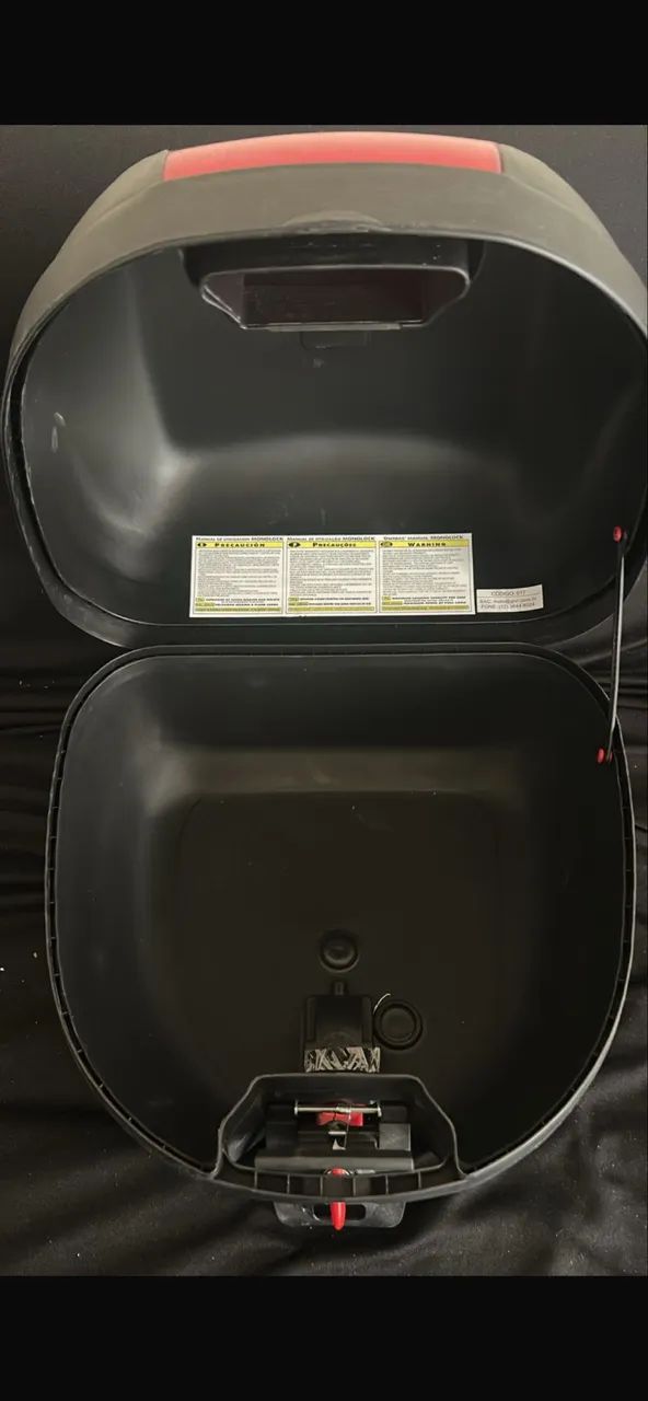 Vende se baú de moto 