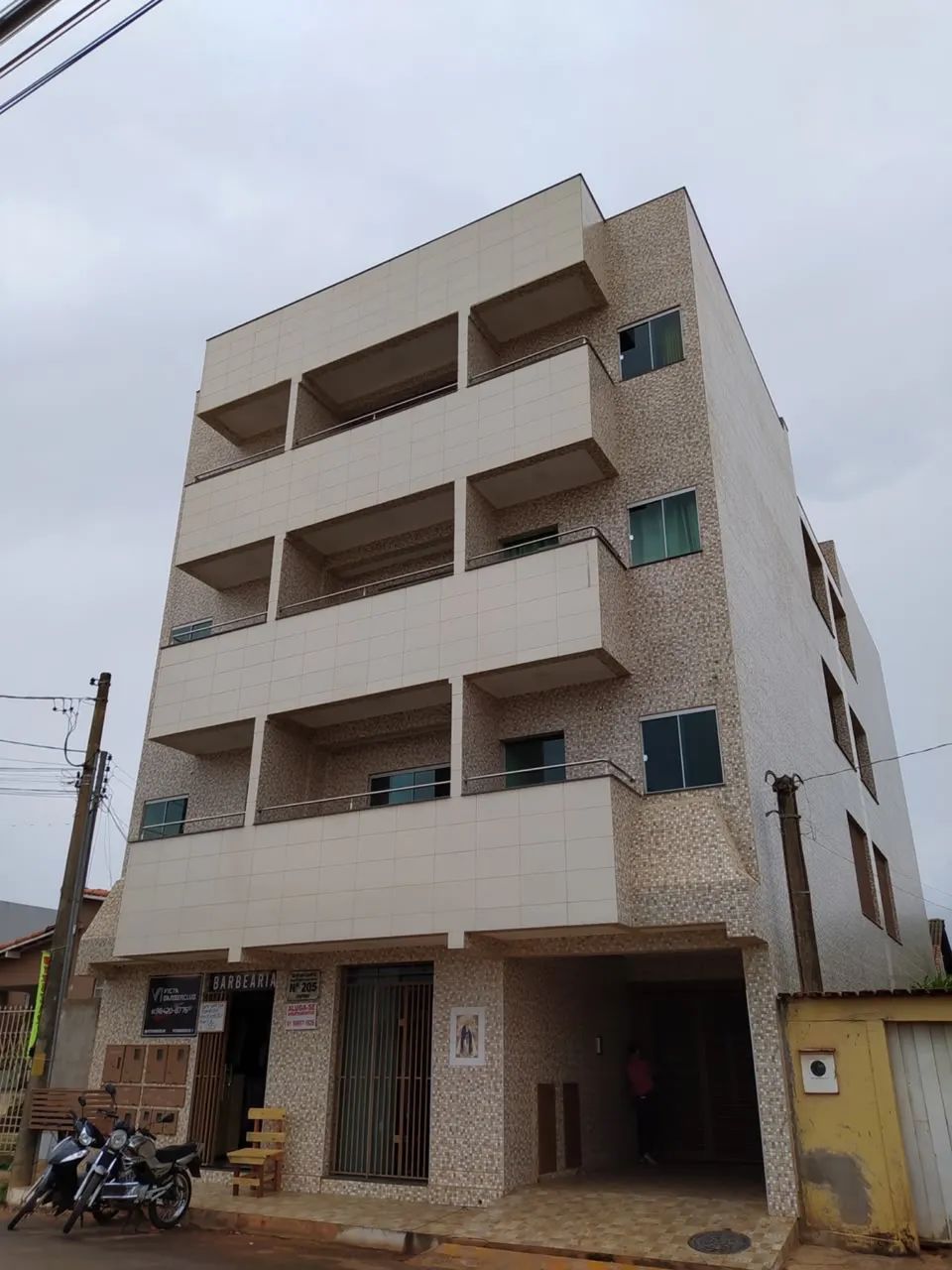 Aluga-se apartamento no Centro de Formosa-GO.