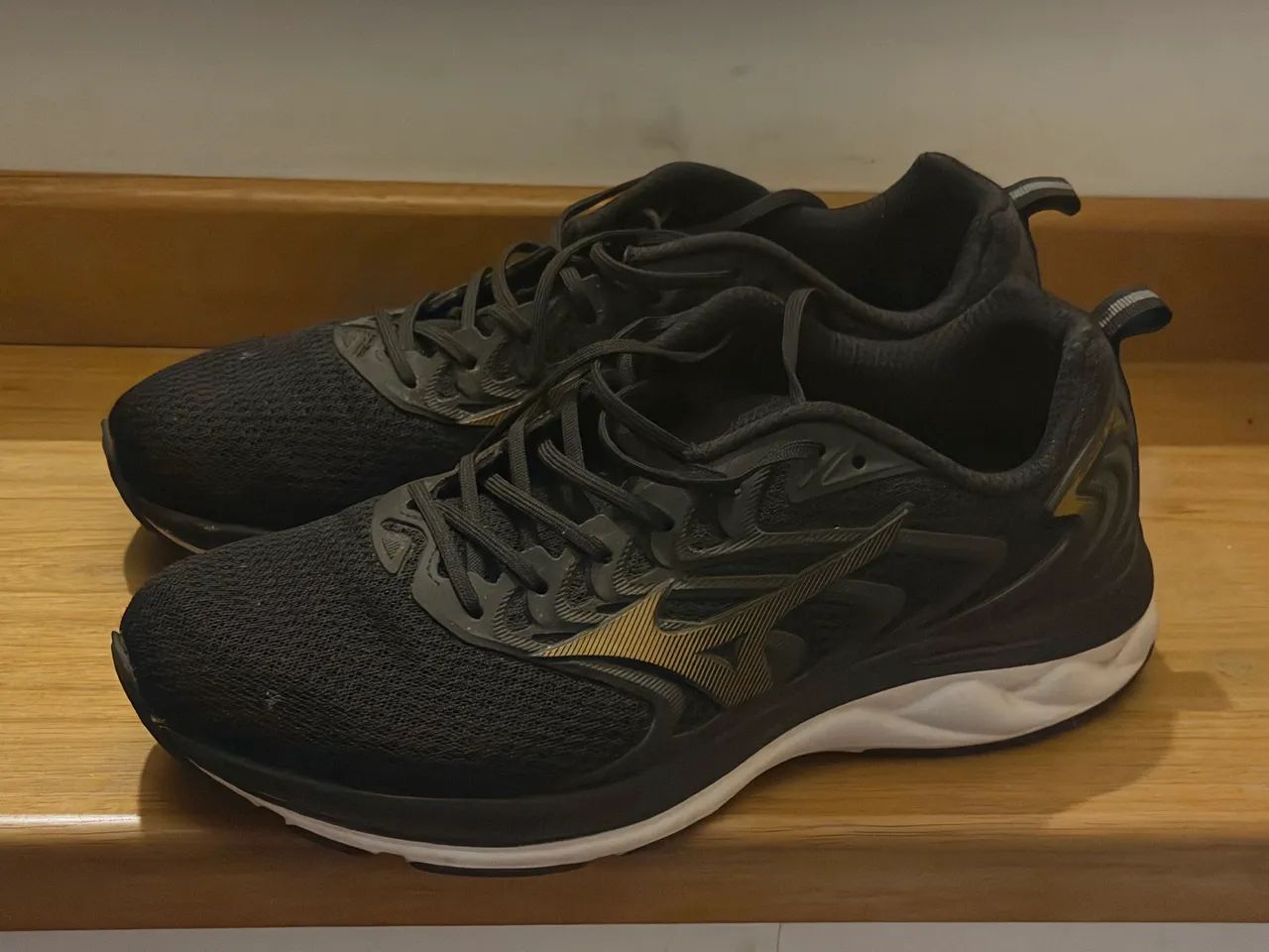 Tênis Mizuno Space 4