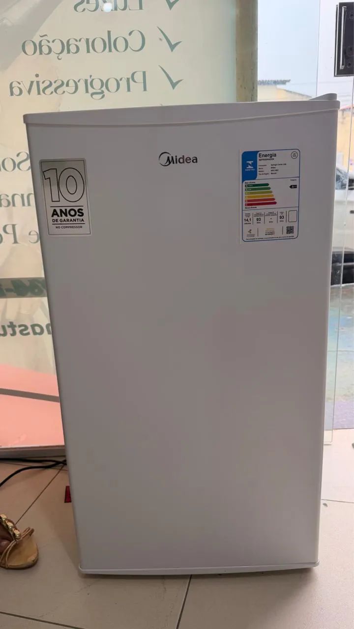 Vende - se Frigobar Midea 93L - Foto 2
