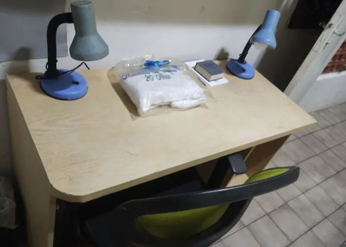 MESA PARA COMPUTADOR OU ESTUDOS. - Foto 3