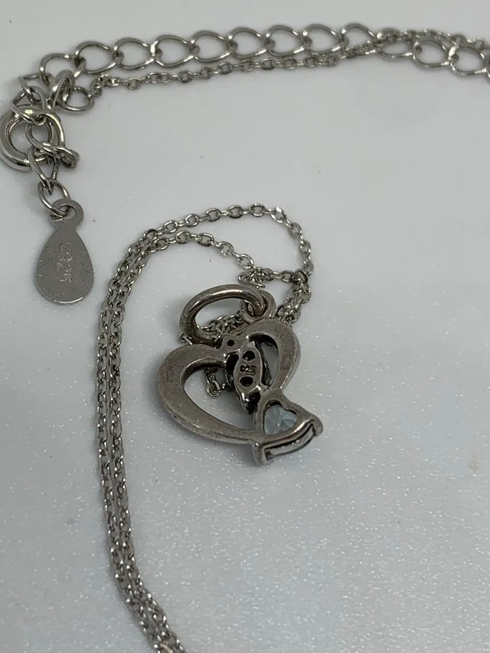 Colar de prata com pingente de coração com detalhes azul - Foto 2