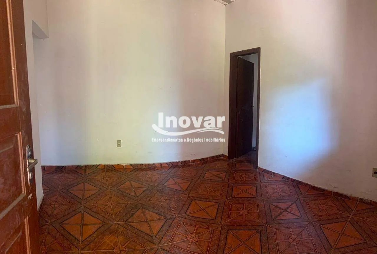 Casa com 2 quartos com 1 suíte e 3 vagas de garagem no bairro Ermelinda - Foto 2