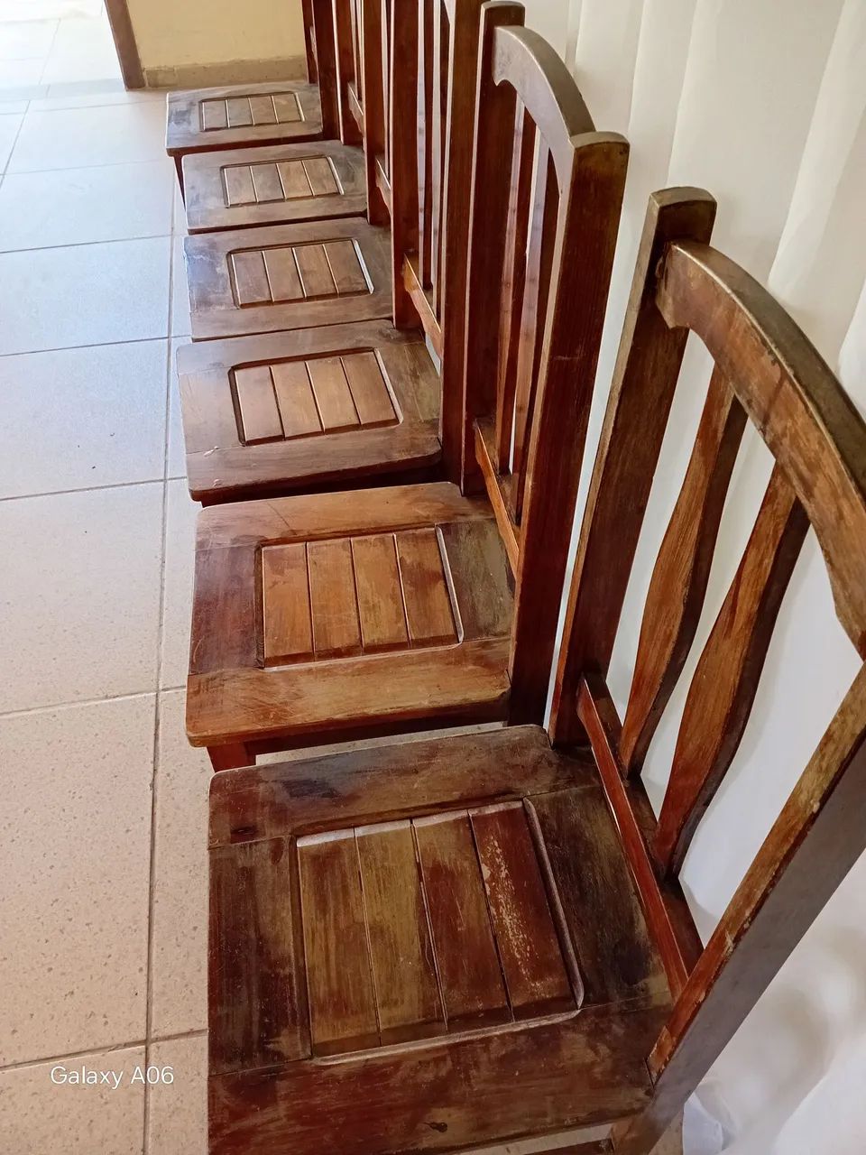 6 Cadeiras de madeira de lei  - Foto 4