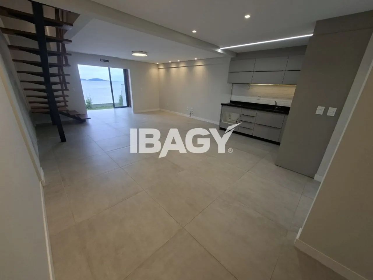 Excelente Casa em Condominio 2 dormitório(s) em Centro - São José - Foto 2