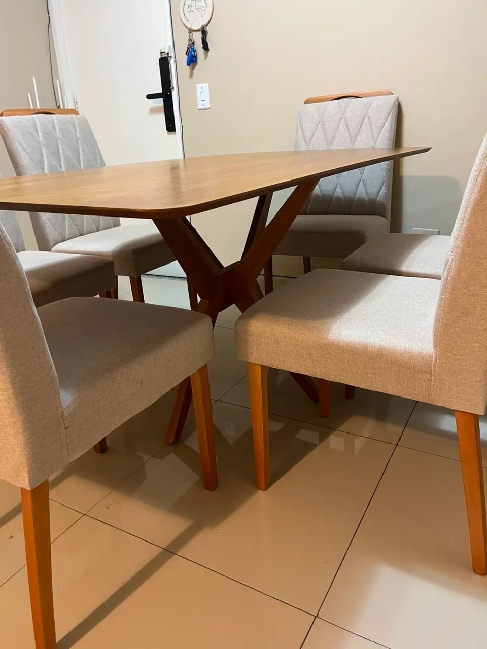 Mesa de jantar  6 lugares com cadeiras - Foto 2