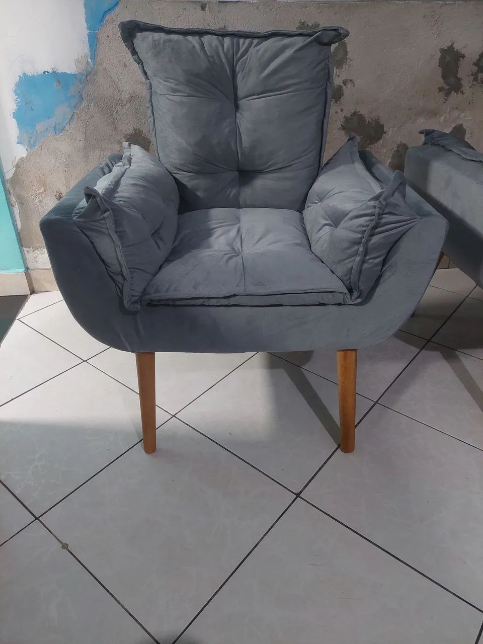 POLTRONA CINZA NOVA NA EMBALAGEM