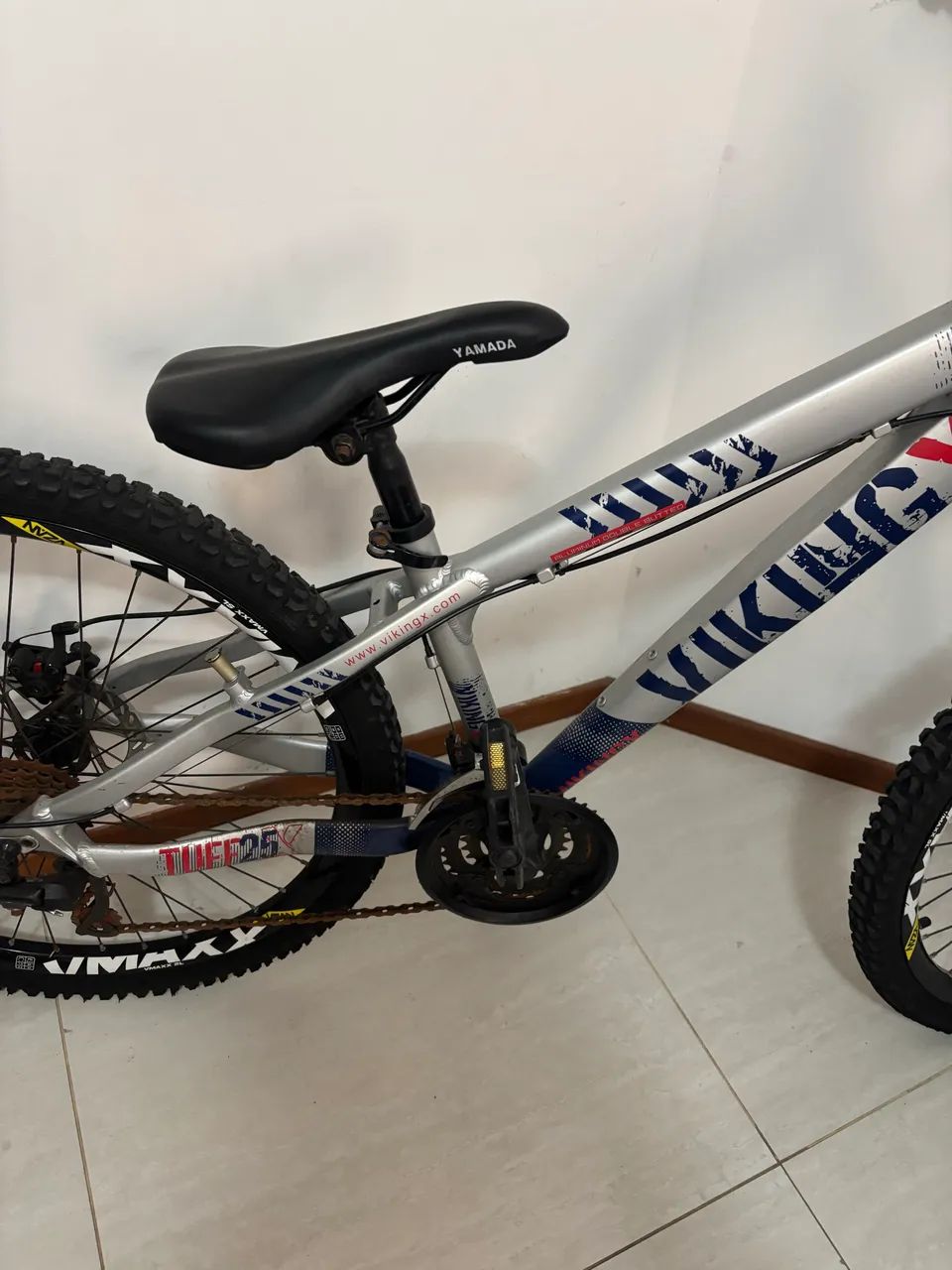 Bicicleta Vikingx Tuff 25 Câmbios Shimano freios a disco - Foto 3
