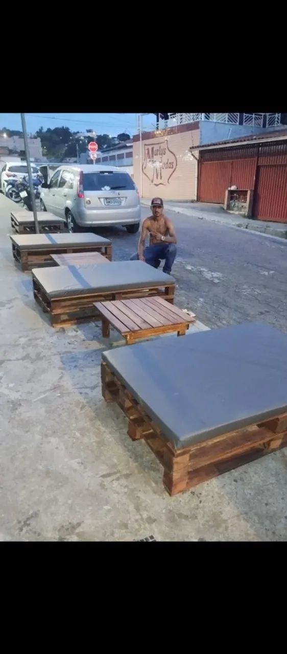 Sofá de palete com almofada 