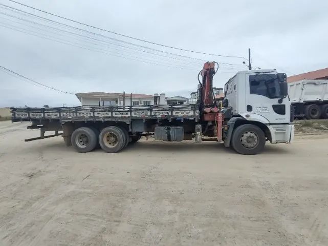 Caminhão Guindaste Munk Cargo 2423 2012/2013 - Foto 5