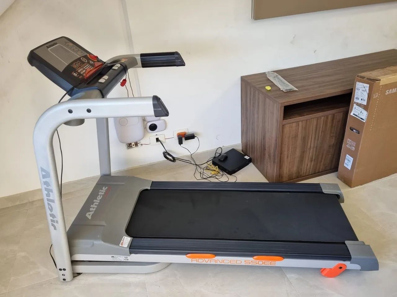 Esteira Ergométrica Athletic Advanced 550ee