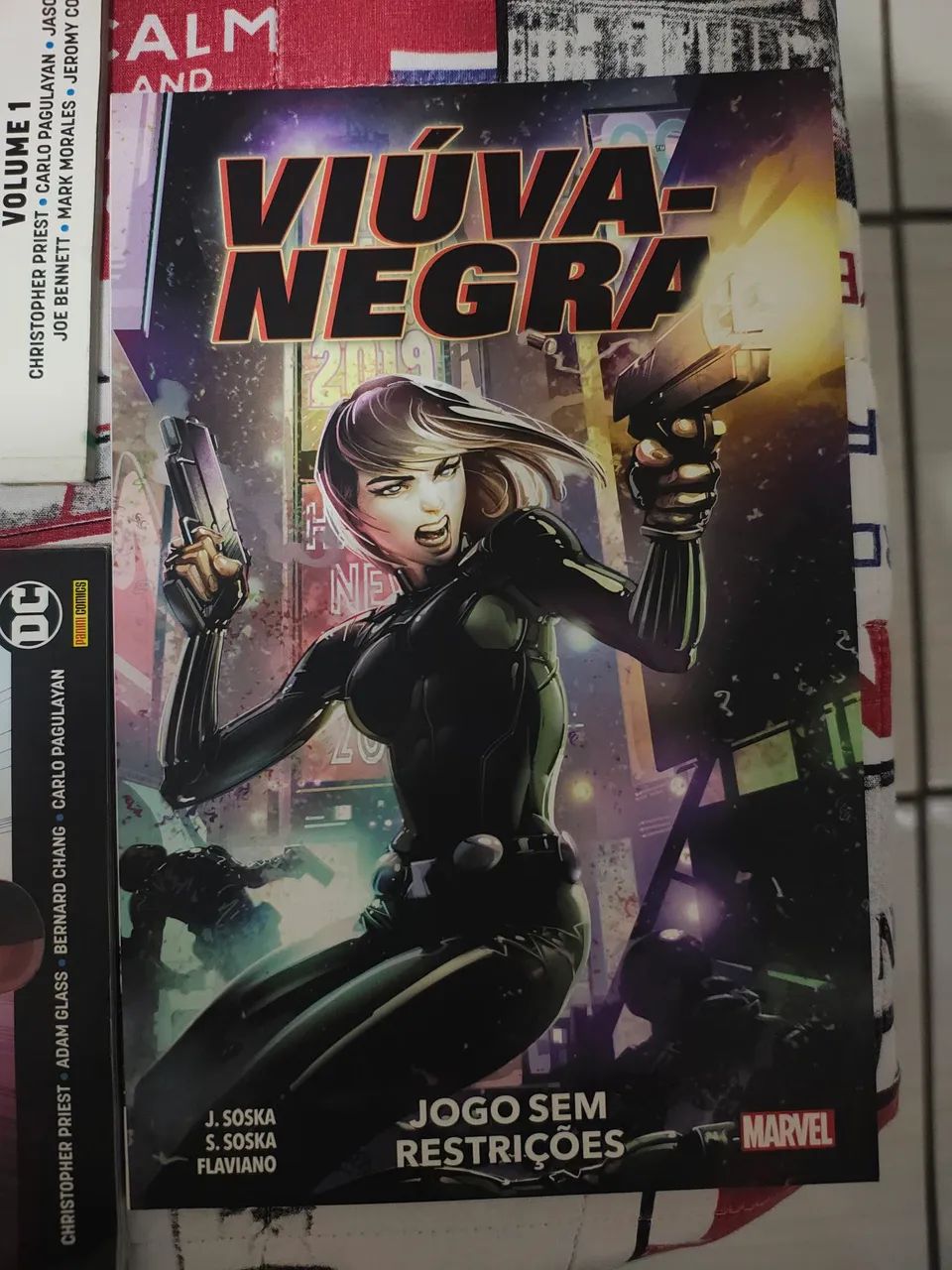 Lote com 42 HQs/Livros DC, Marvel e Outras - Foto 4