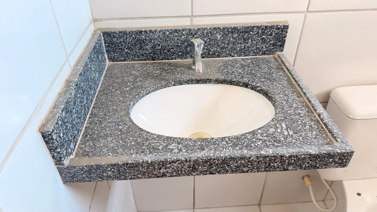 Vende-se pia de granito 
