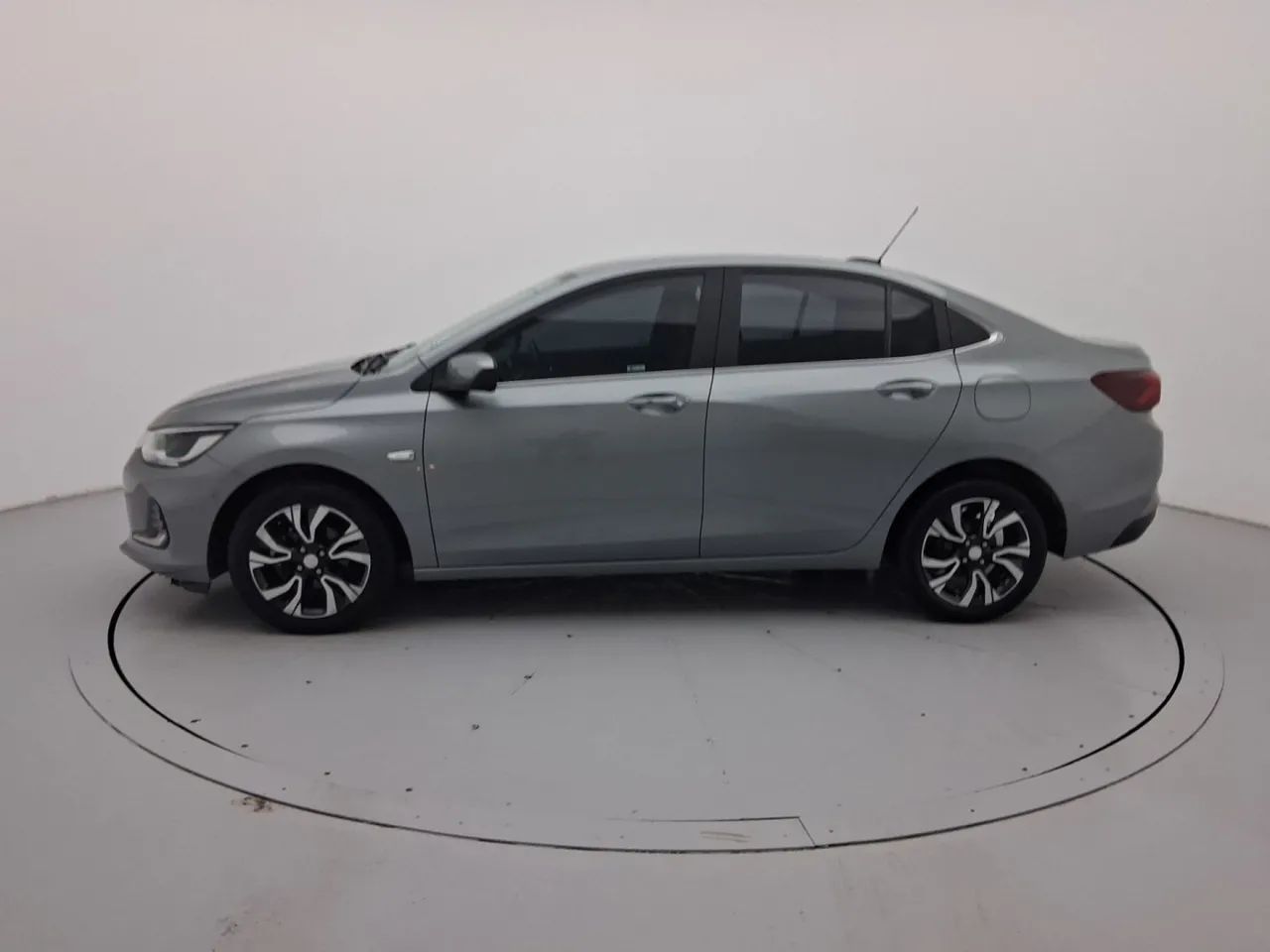 Chevrolet Onix Sedan Plus Premier 1.0 12V TB Flex Aut. 4P, foto 2 de 18