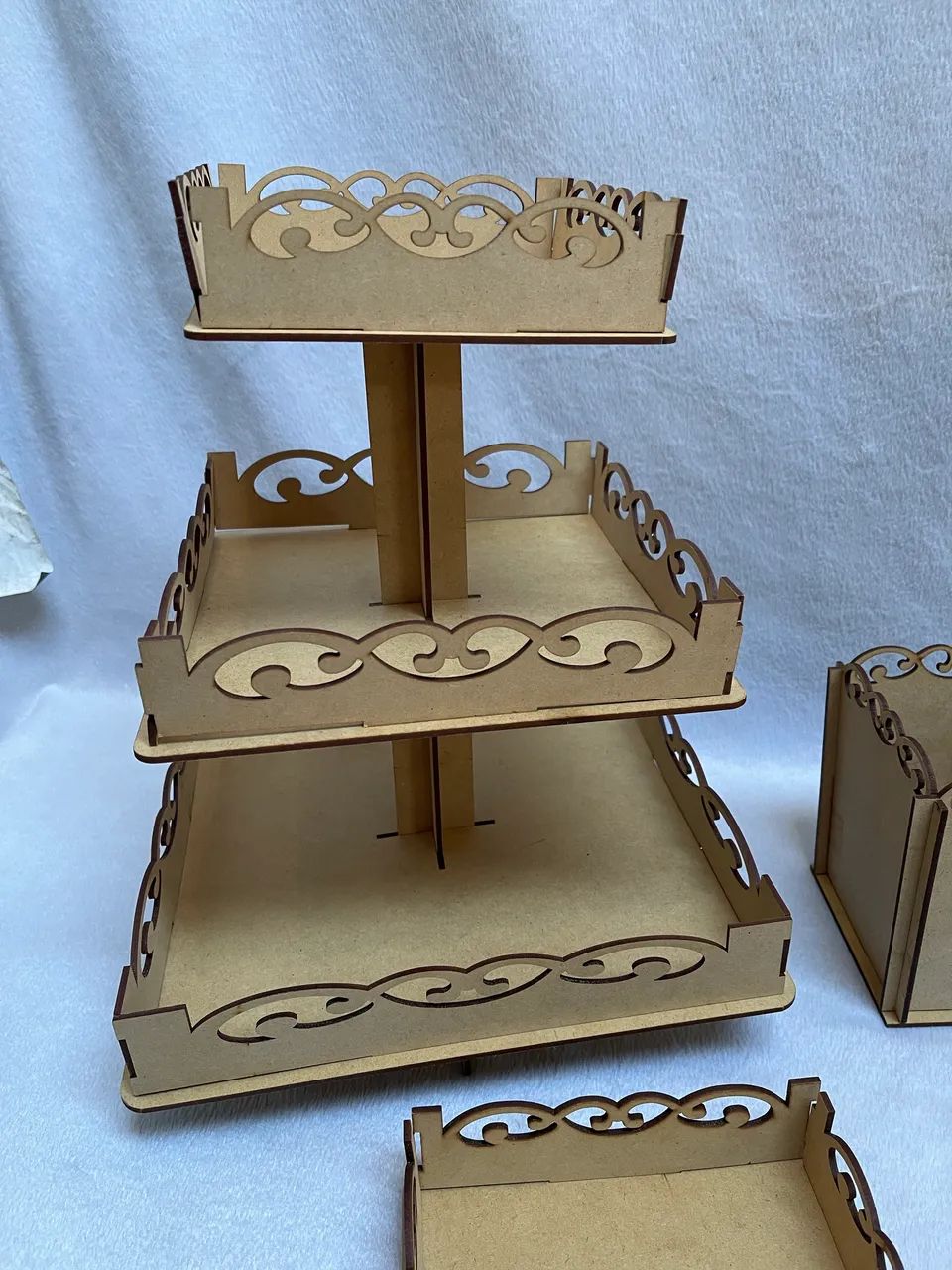 Kit Festa Provençal MDF - Torre, 3 Bandejas e 2 Cachepôs - Foto 2