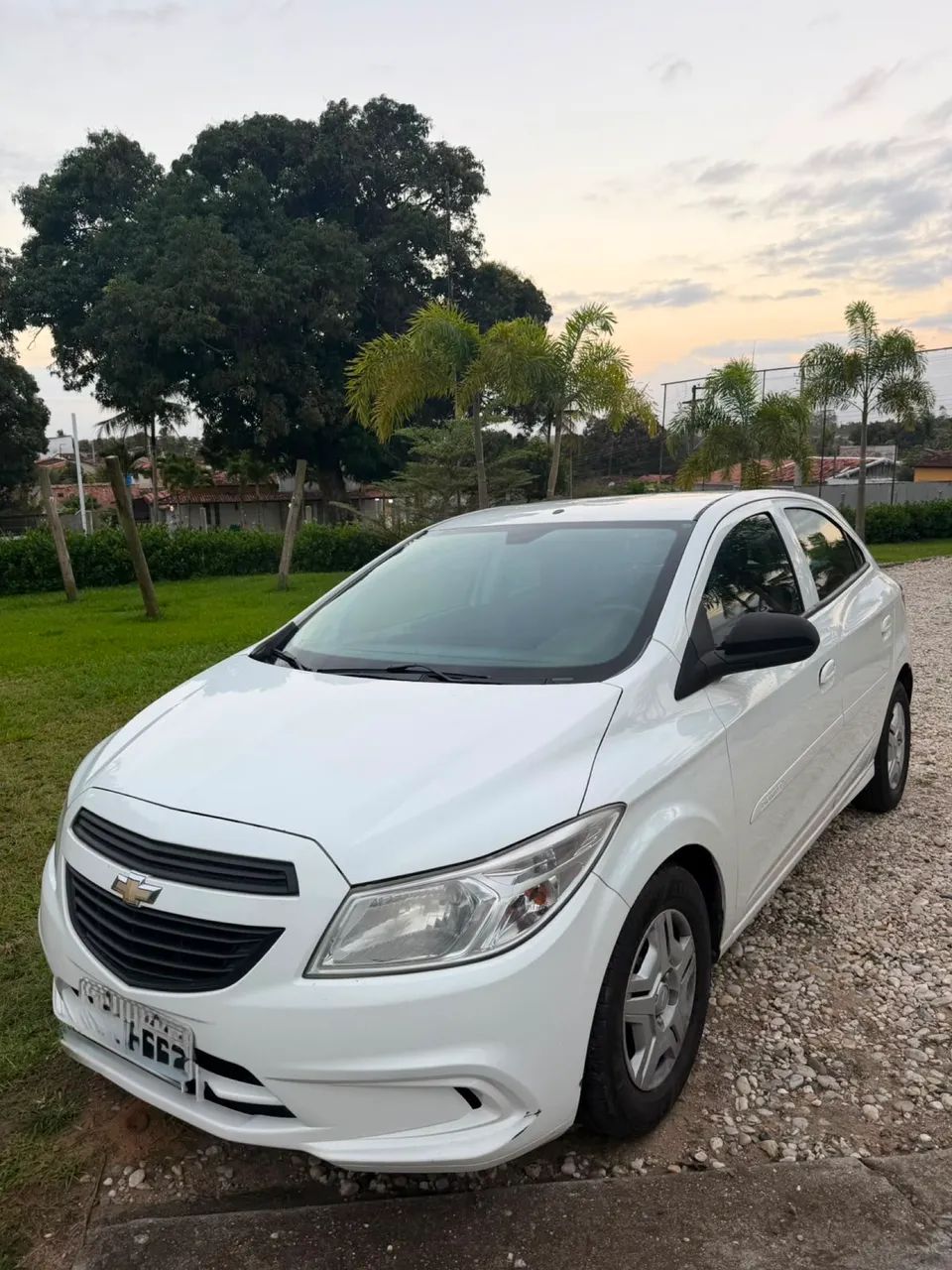 Chevrolet Onix JOY Hatch 1.0 8V Flex Mec. 4P 2017 - Foto 4