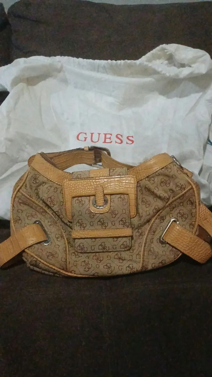 KIT GUESS BOLSA + CHAPEU 