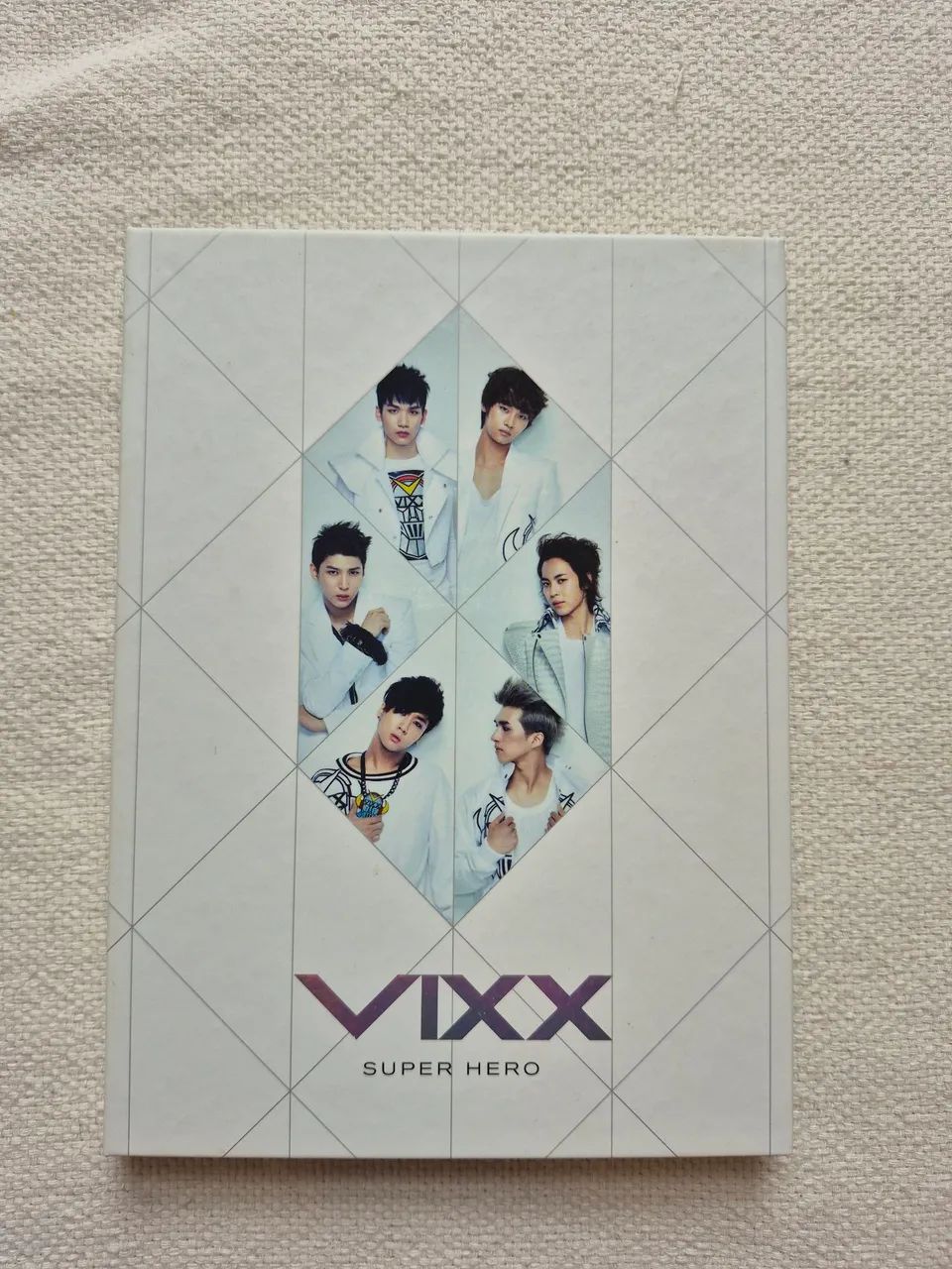 Album Début K-Pop VIXX - Superhero