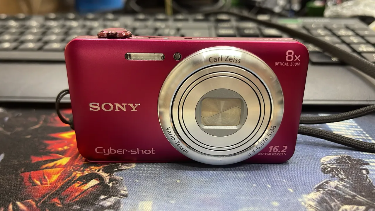 Câmera Digital Sony Cyber-shot 16.2MP + Zoom Óptico 8x - - Câmeras