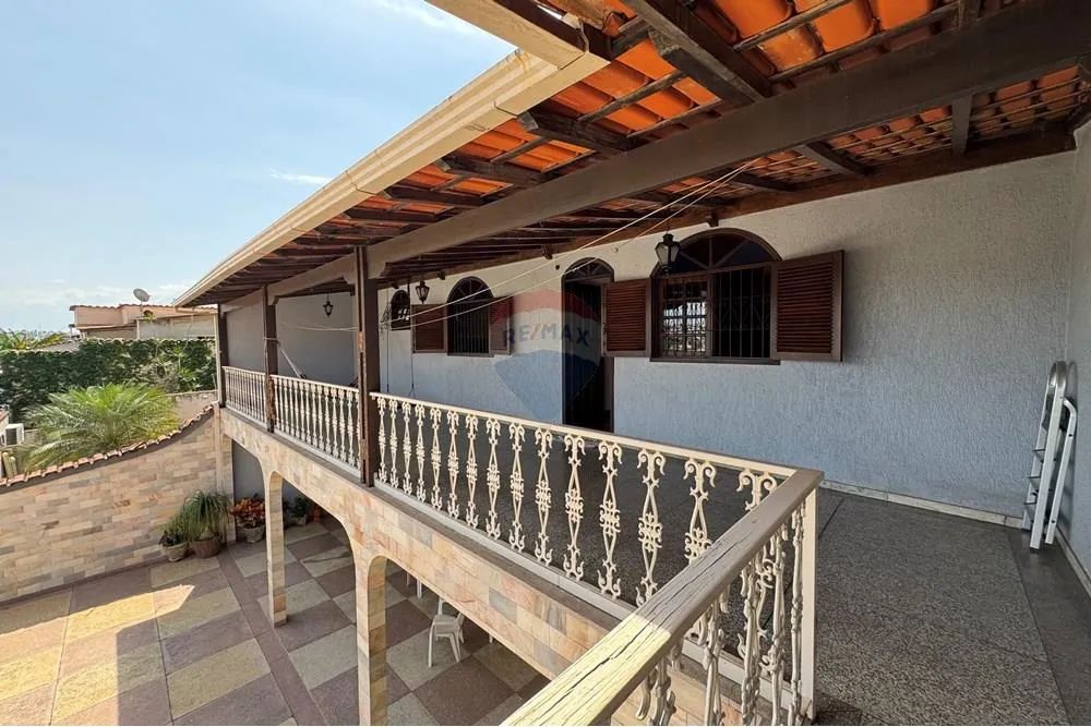 Casa 2 níveis, no Eymard /BH!