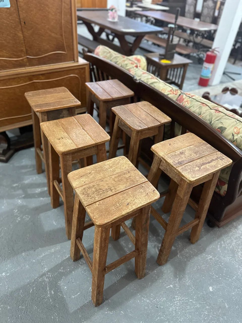Banquetas de madeira - 199,00 cada  - Foto 2