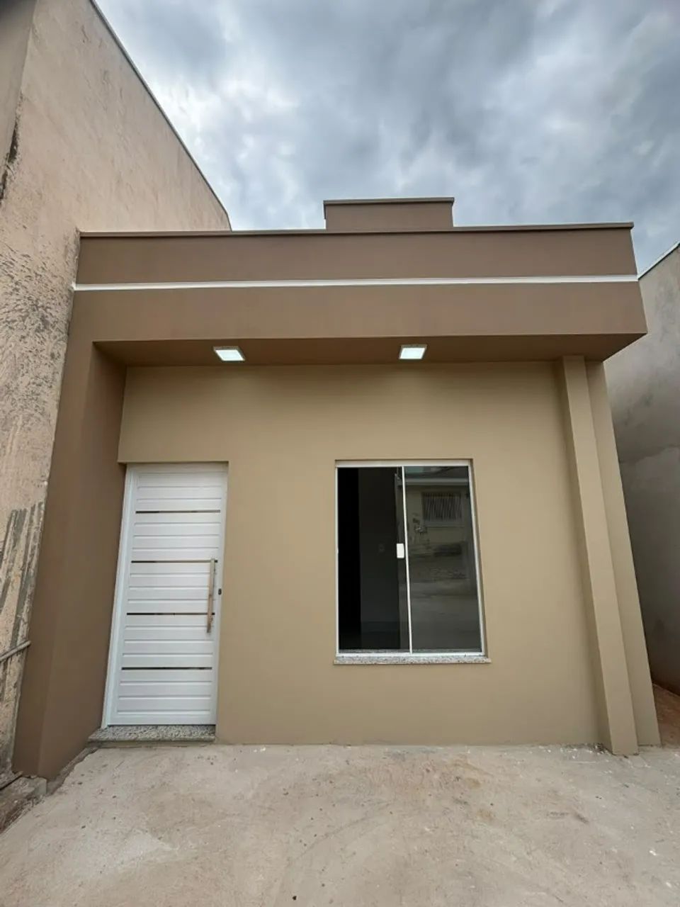 Casa recém construída à Venda 