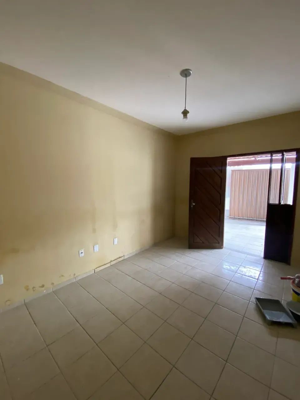 Alugo casa em Parnamirim.