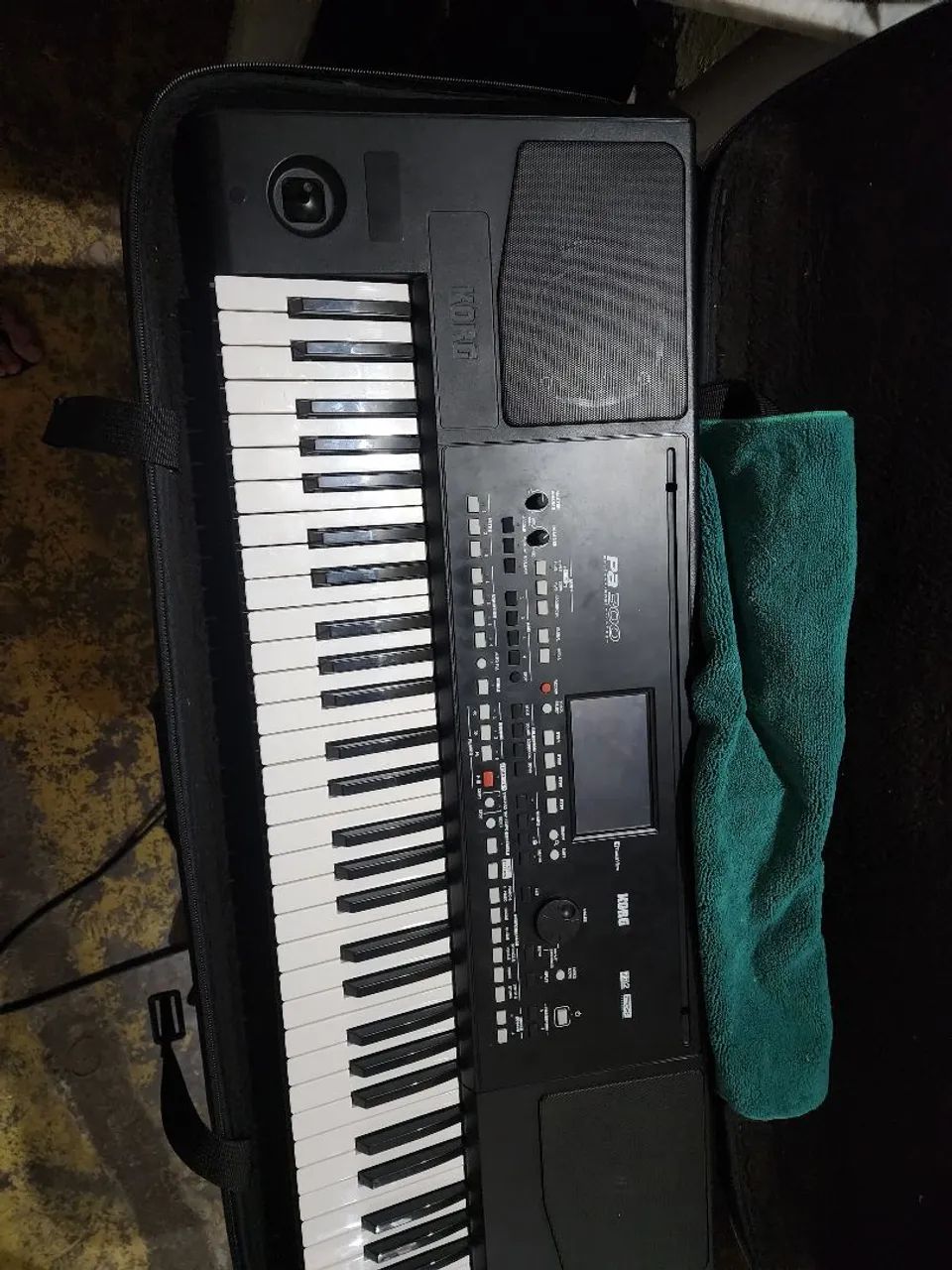 TECLADO KORG PA 300