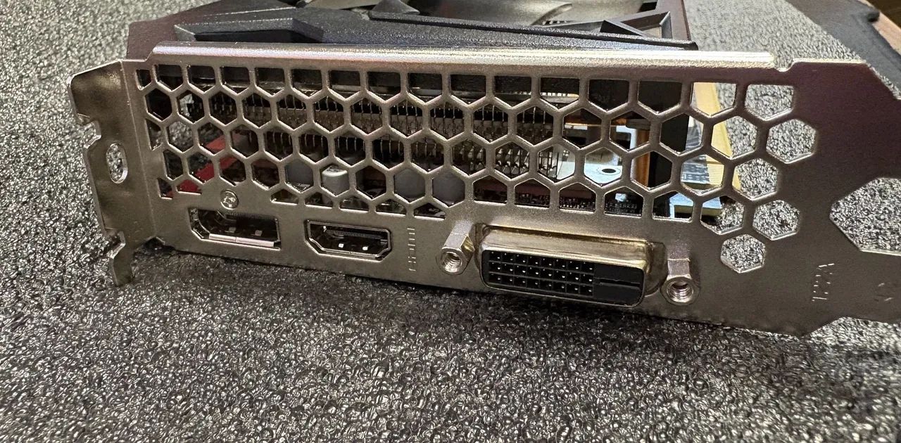 1660 SUPER 6GB PNY XLR8 SINGLE FAN - Foto 3