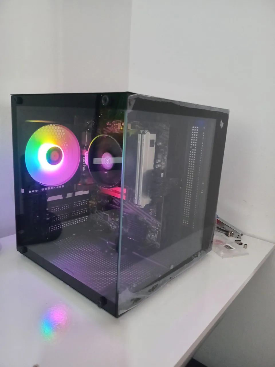 PC Gamer Ryzen 5 4600G 16GB DDR4 SSD NVMe 256GB RGB