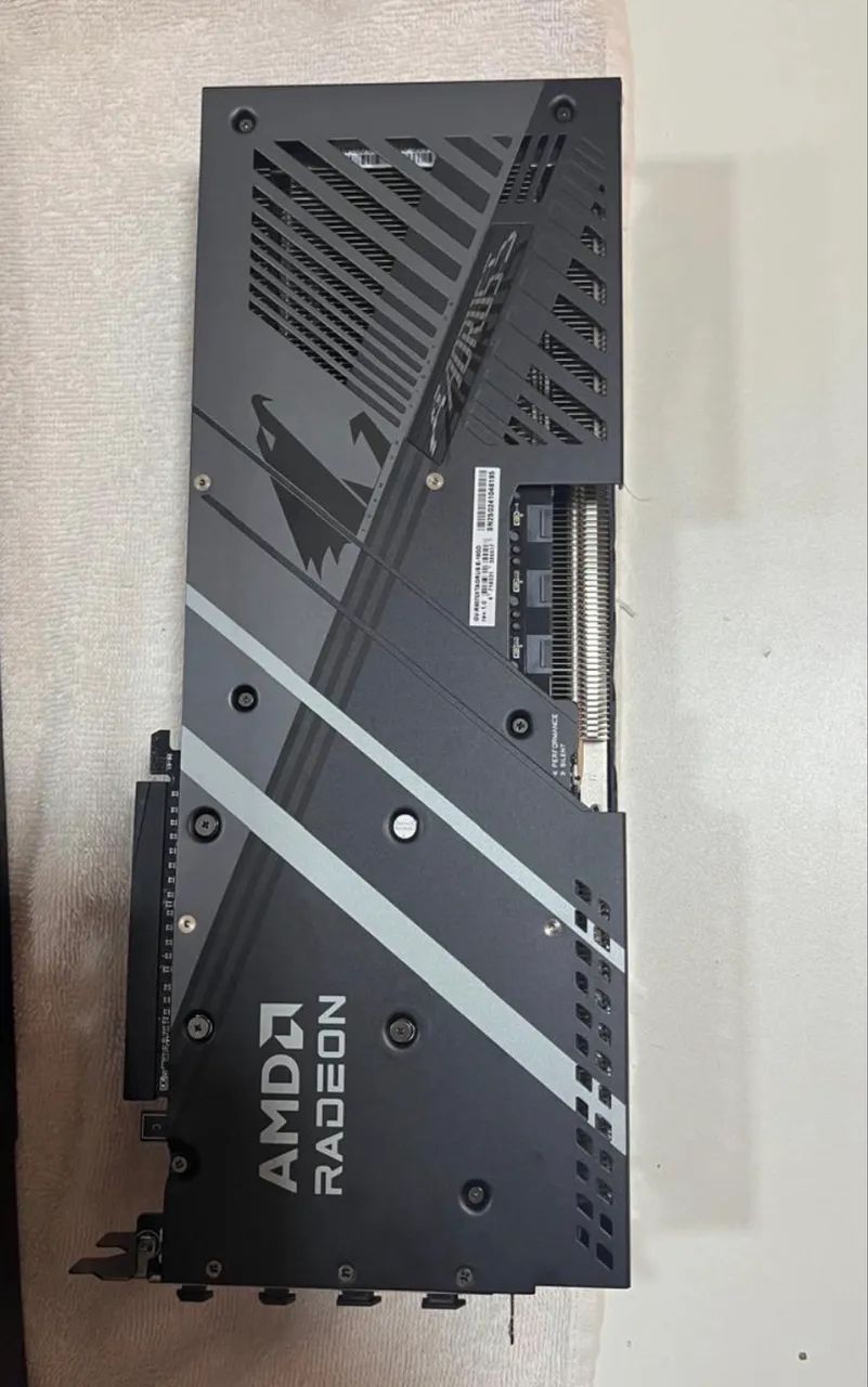 Placa de Vídeo RX 9070 XT Aorus Elite  - Foto 2