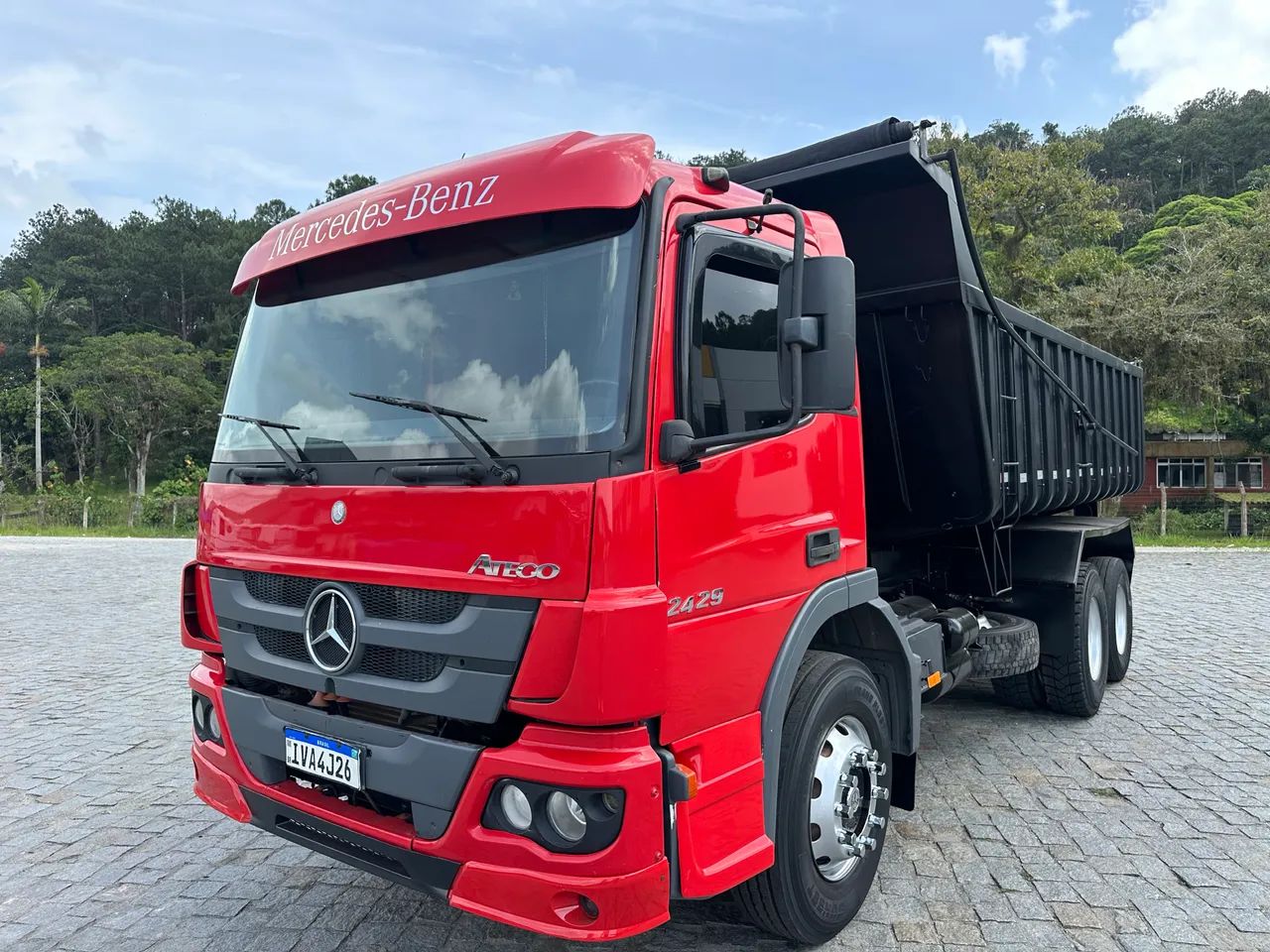 Atego 2429 caçamba 