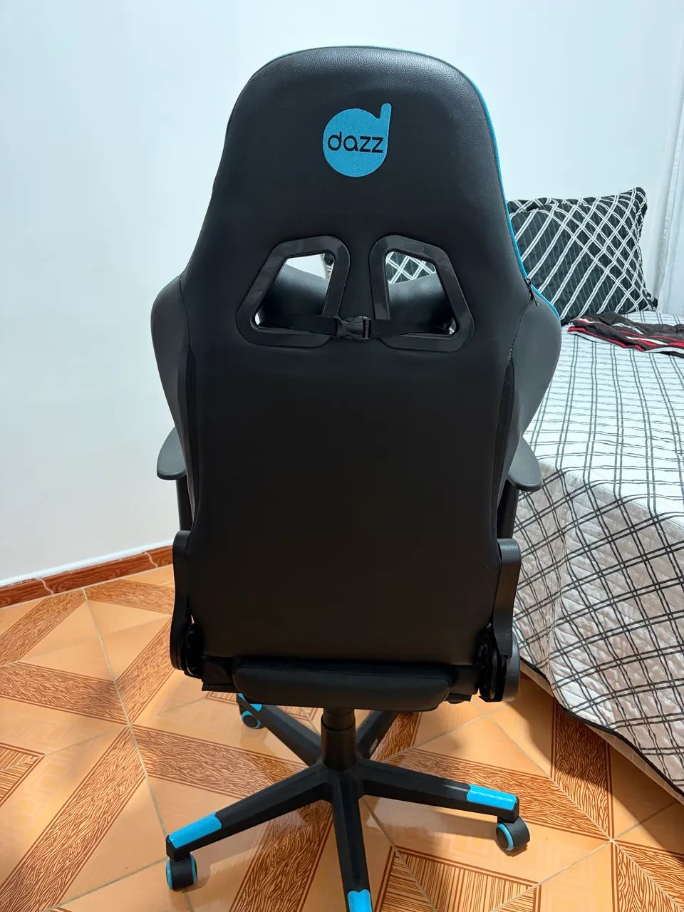Vendo cadeira gamer Dazz Prime-X V2 - Foto 2