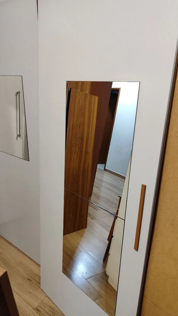 Guarda roupa duas portas com espelho  - Foto 5