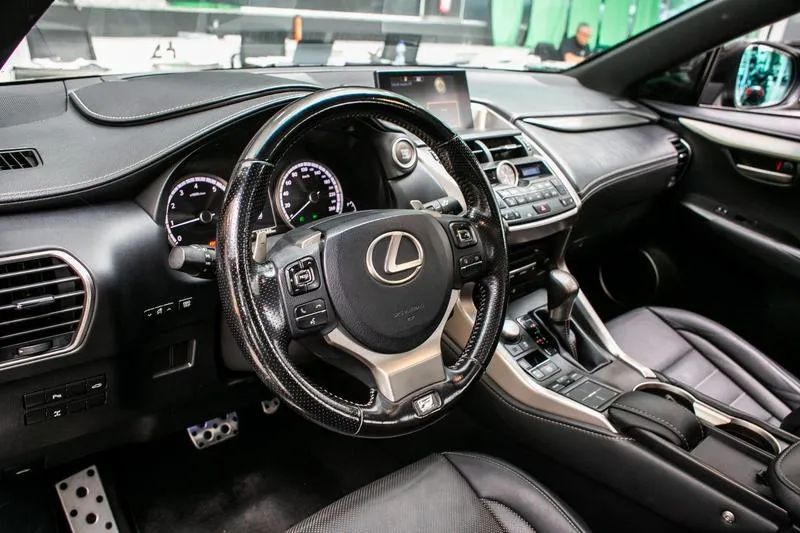 Lexus NX-200t F-sport 2.0 16V 238cv Aut., foto 9 de 20