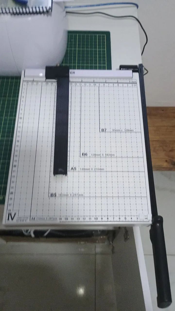 Guilhotina de papel a4