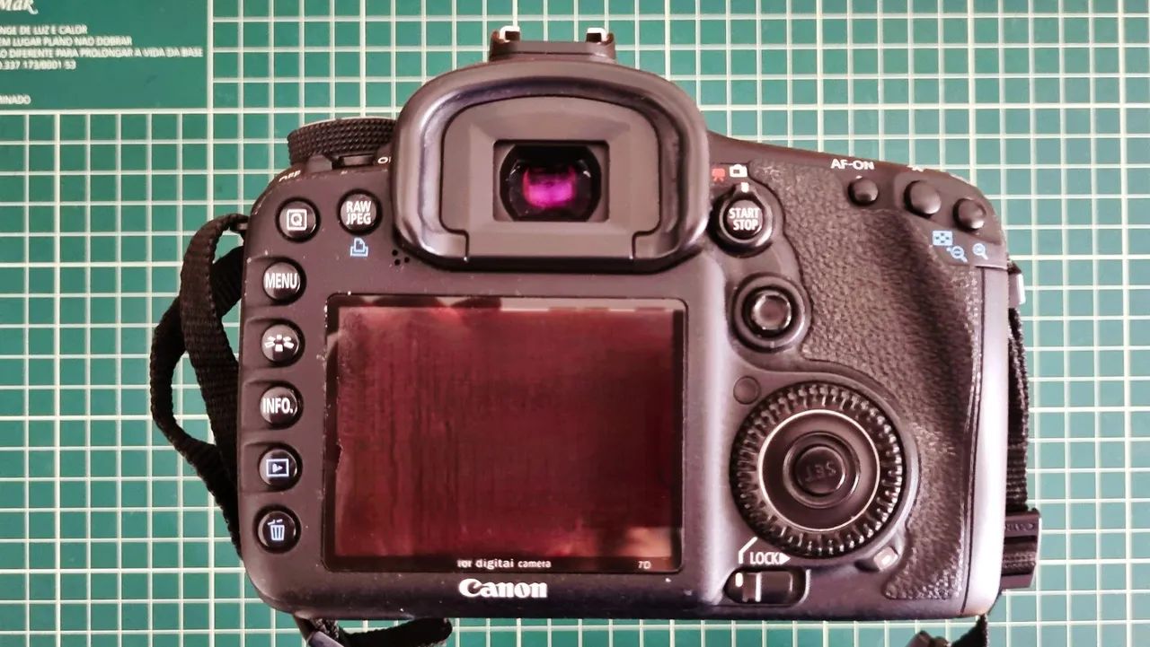 Canon EOS 7D レンズキット　EF-S 18-55mm Amazon | Canon デジタル一眼レフカメラ EOS 7D MarkII レンズキット