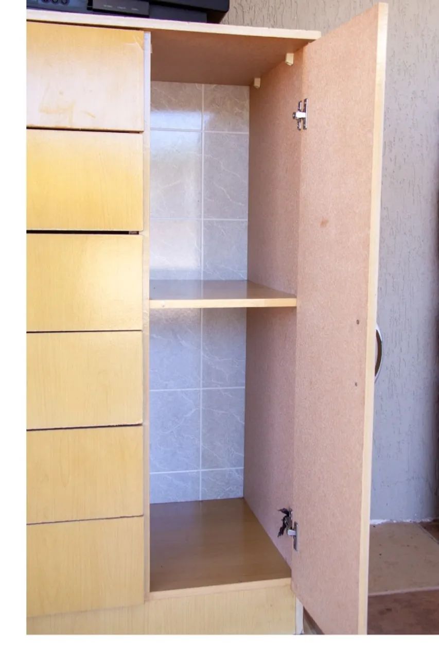 CÔMODA COM 6 GAVETAS E 1 PORTA - Foto 2