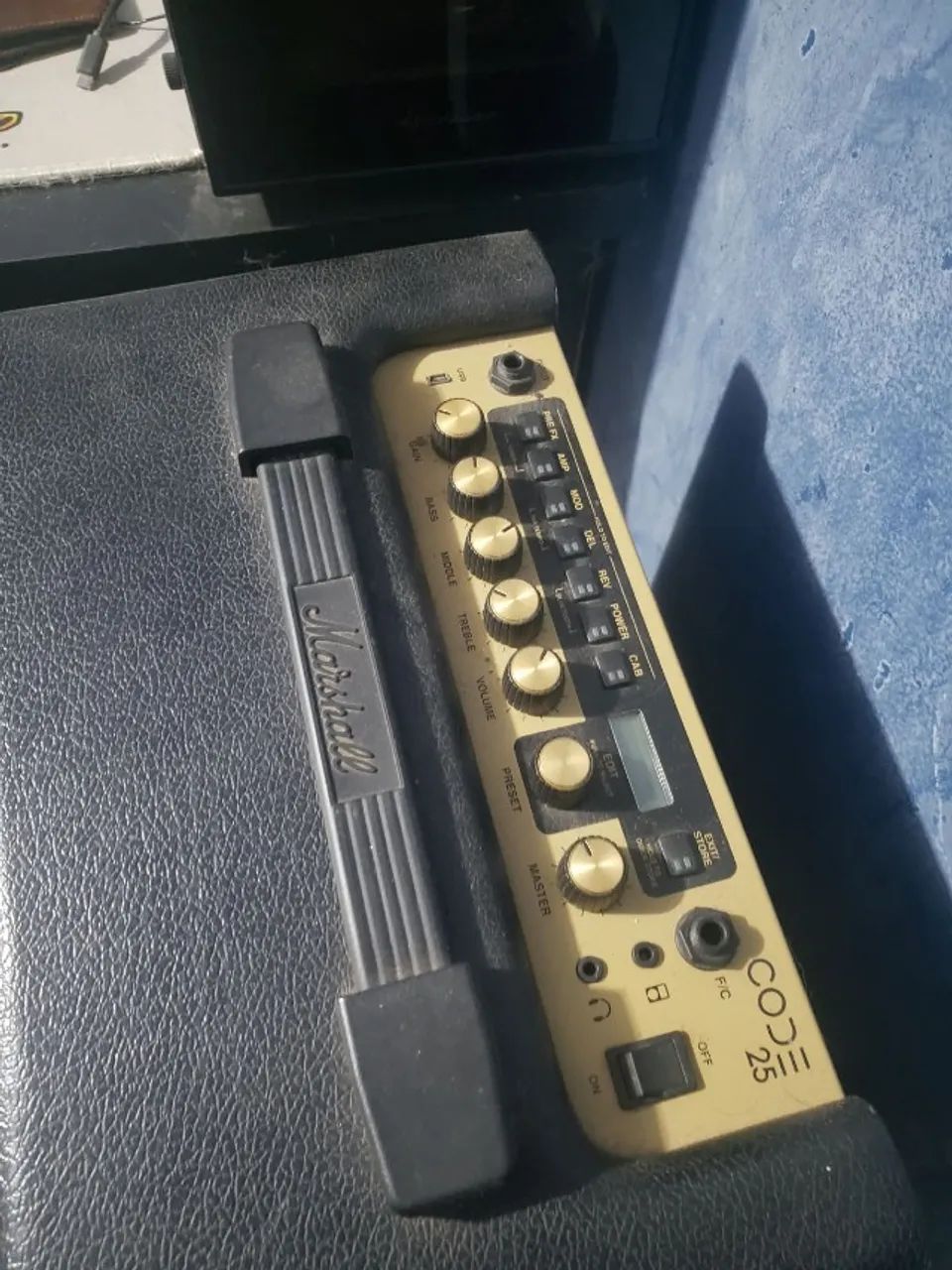 Amplificador Marshall code 25 + Footswitch - Foto 3