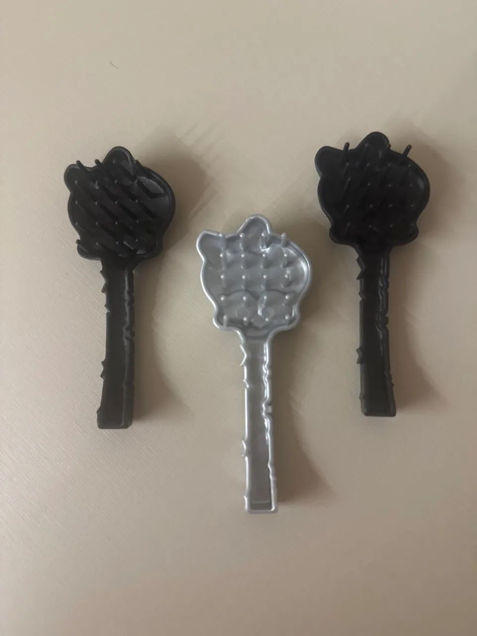  AcessoEscovas de cabelo originais  bonecas Monster High- acessório - Foto 2