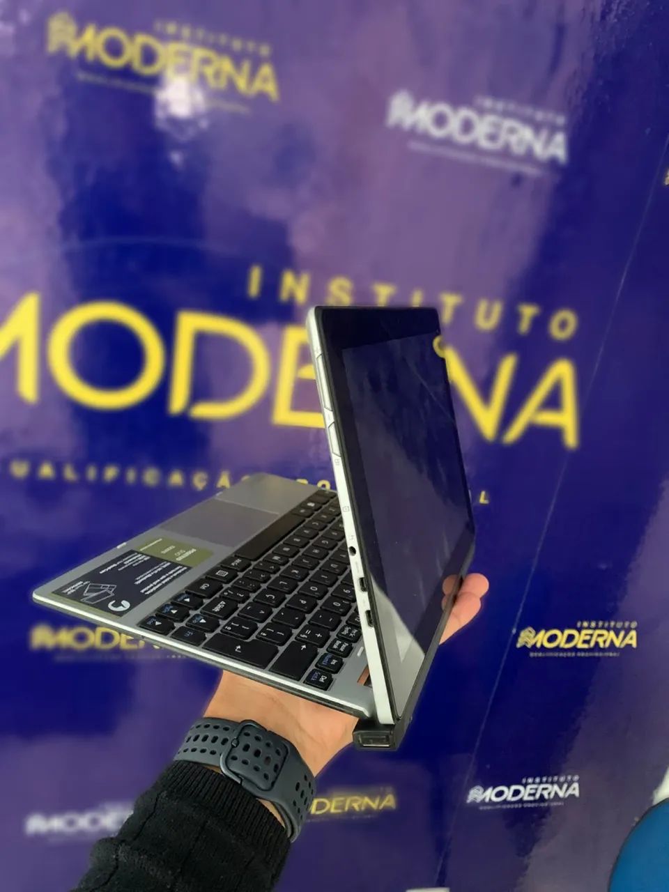 Notebook tablet - Positivo 