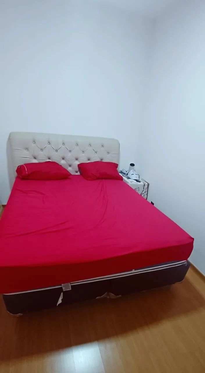 Cama de casal Queen size com cabeceira