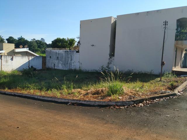 Lote esquina Jd Adriana