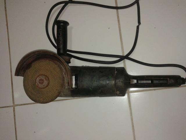 Maquina lixadeira bosch 7" - Foto 2