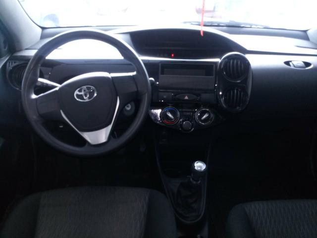Toyota etios 1.3 17/18 - Foto 4