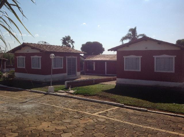 Chalé em caldas,condomínio bem localizado,com terreno caso vc queira ampliar - Foto 2
